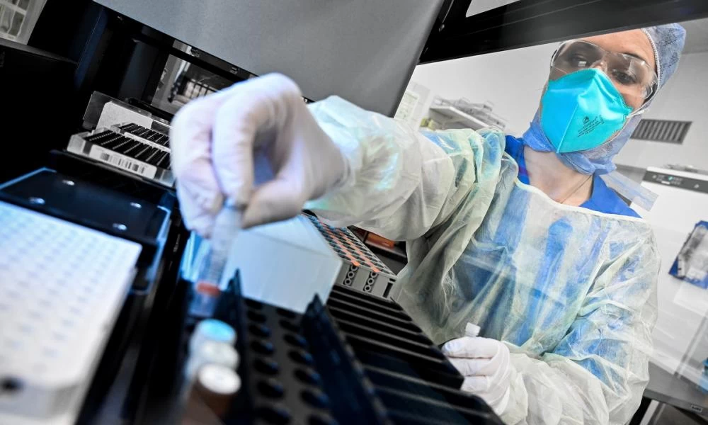 EpiVacKorona: Σε περίπου ένα μήνα έτοιμο το δεύτερο ρώσικο εμβόλιο